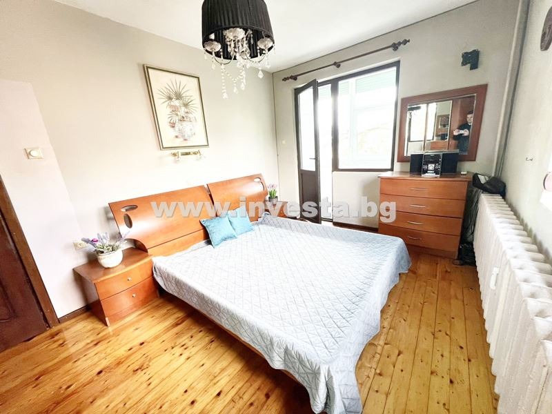 Продава ЕТАЖ ОТ КЪЩА, гр. Пловдив, Гагарин, снимка 3 - Етаж от къща - 54326612