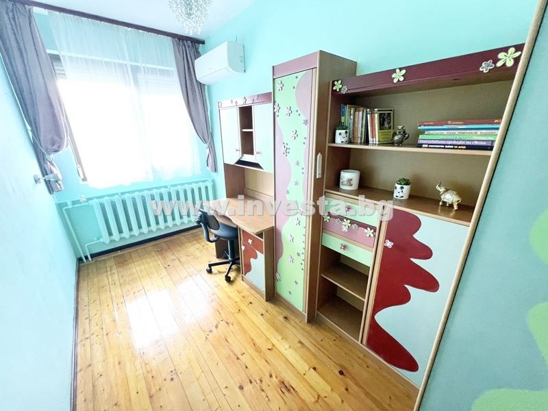 Продава ЕТАЖ ОТ КЪЩА, гр. Пловдив, Гагарин, снимка 5 - Етаж от къща - 54326612