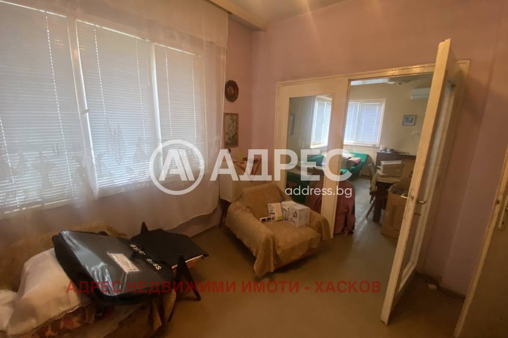 Продава КЪЩА, гр. Хасково, Училищни, снимка 2 - Къщи - 53007663