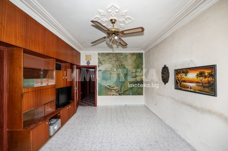 À venda  2 quartos Plovdiv , Kiutchuk Parij , 67 m² | 27962809