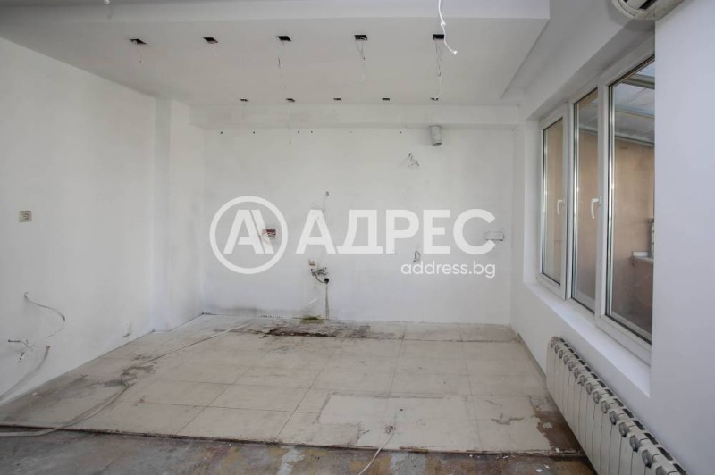 Продаја  3+ спаваћа соба Софија , Стрелбиште , 216 м2 | 16690505 - слика [10]