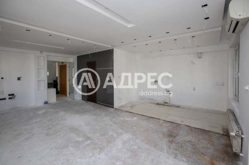 Продаја  3+ спаваћа соба Софија , Стрелбиште , 216 м2 | 16690505 - слика [9]