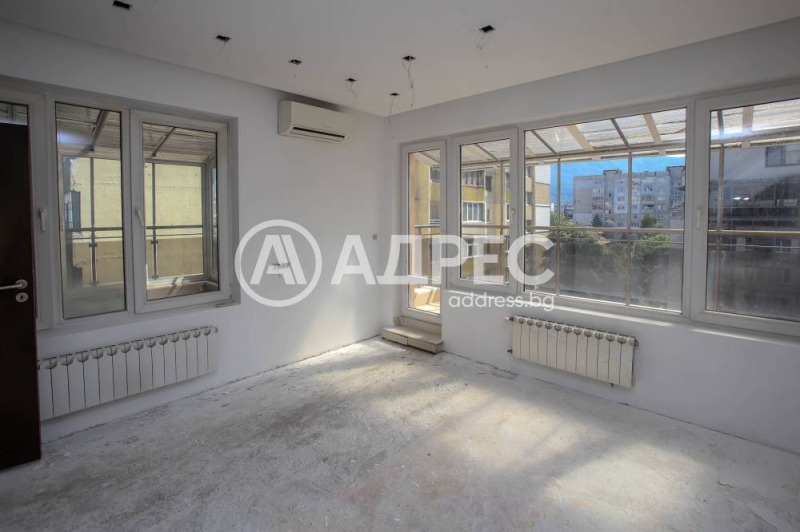Продаја  3+ спаваћа соба Софија , Стрелбиште , 216 м2 | 16690505 - слика [6]