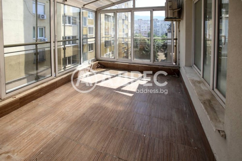 Продаја  3+ спаваћа соба Софија , Стрелбиште , 216 м2 | 16690505 - слика [11]