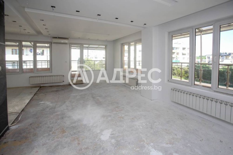 Продаја  3+ спаваћа соба Софија , Стрелбиште , 216 м2 | 16690505