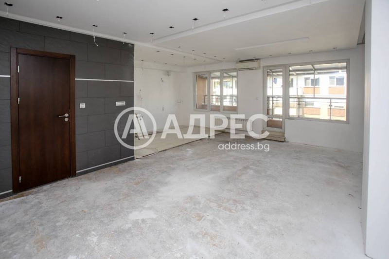 Продаја  3+ спаваћа соба Софија , Стрелбиште , 216 м2 | 16690505 - слика [8]