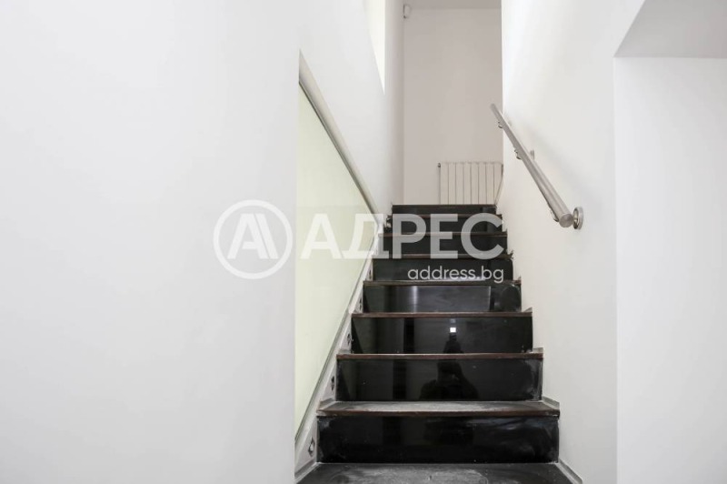 Продаја  3+ спаваћа соба Софија , Стрелбиште , 216 м2 | 16690505 - слика [13]