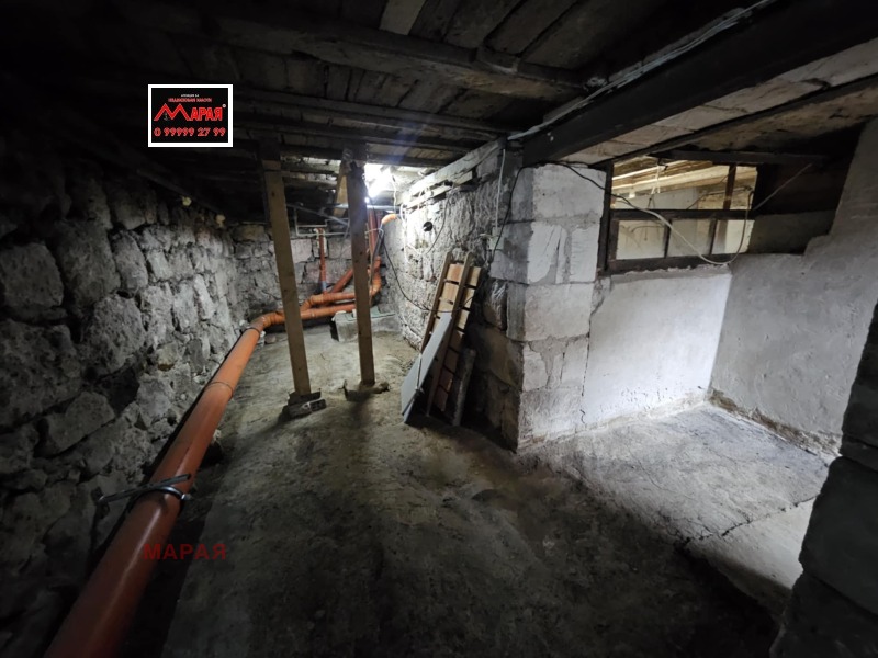 Продава ЕТАЖ ОТ КЪЩА, гр. Русе, Център, снимка 15 - Етаж от къща - 52750232