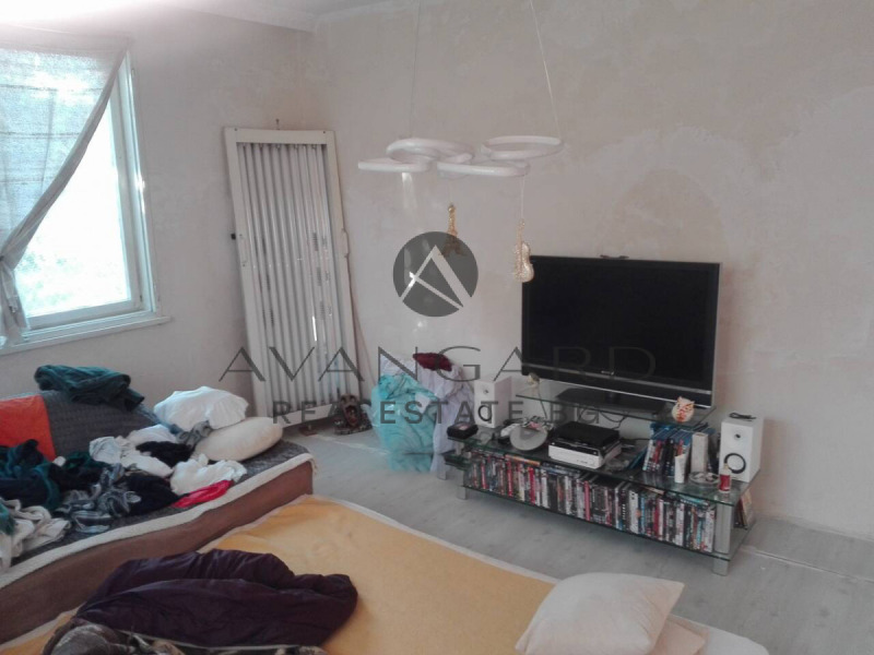 Продава ЕТАЖ ОТ КЪЩА, с. Златитрап, област Пловдив