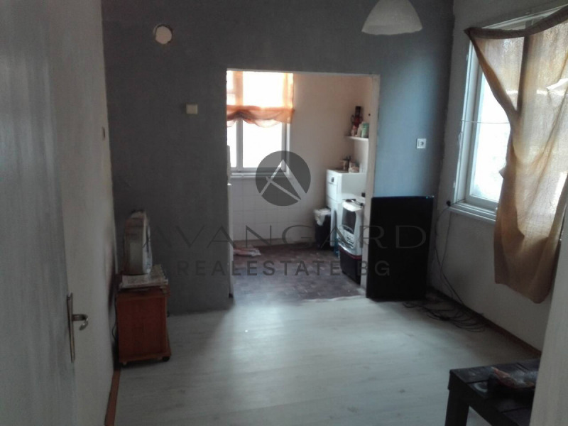 Продава ЕТАЖ ОТ КЪЩА, с. Златитрап, област Пловдив, снимка 2 - Етаж от къща - 52835290