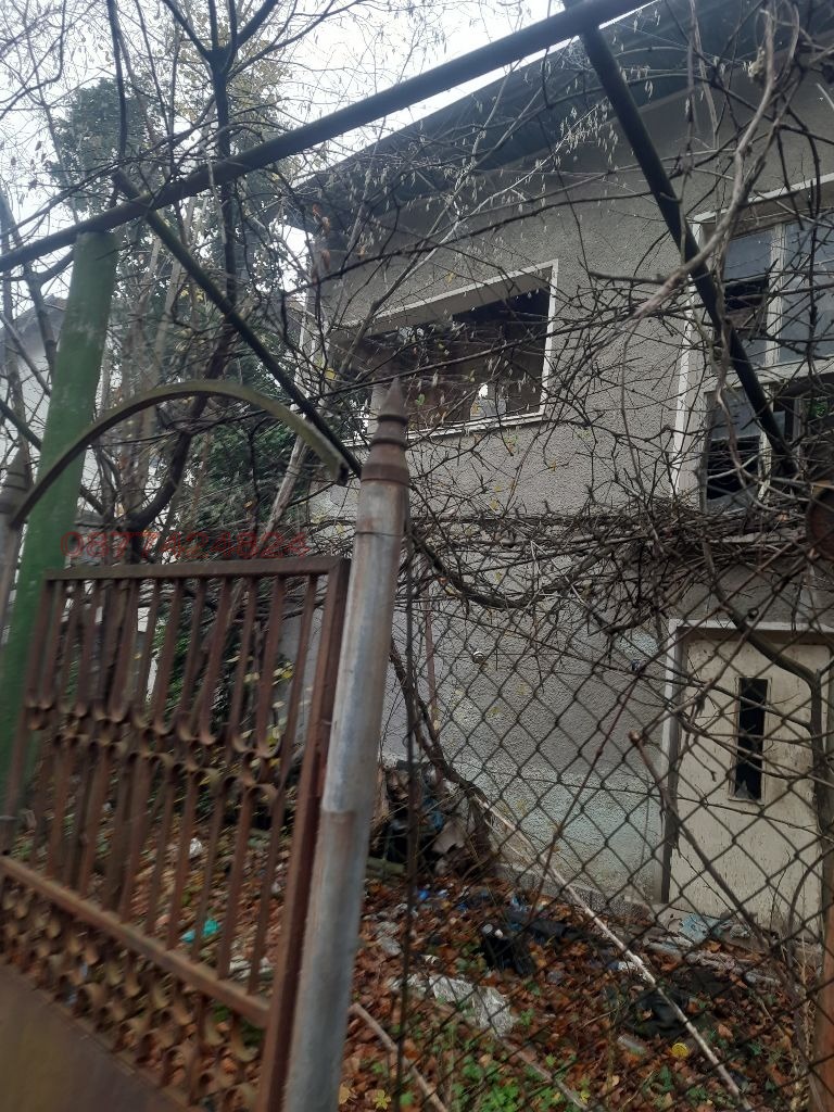 Продава КЪЩА, гр. Вършец, област Монтана