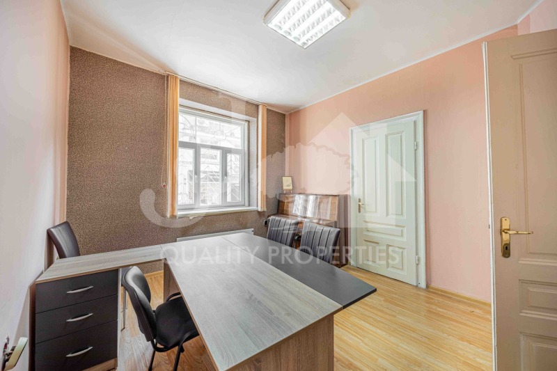 Продава ОФИС в град София, Център - 80 кв.м / 297 000 € » 580 881.51 лв., ДЖЕЙ И ДЖЕЙ КОРПОРЕЙШЪН ООД