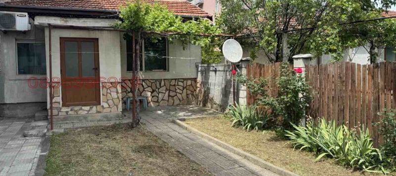 Продава КЪЩА, гр. Шумен, Добруджански