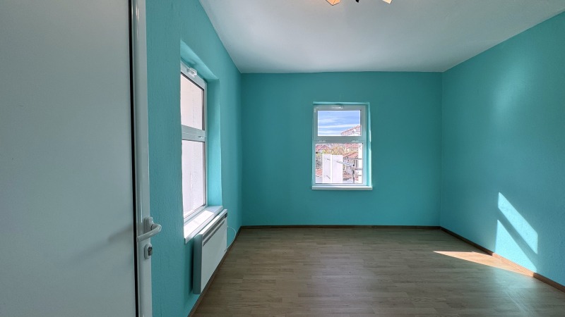 Продава КЪЩА, с. Елхово (Николаево), област Стара Загора, снимка 11 - Къщи - 52523966