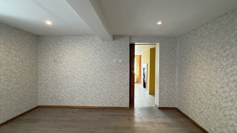 Продава КЪЩА, с. Елхово (Николаево), област Стара Загора, снимка 6 - Къщи - 52523966