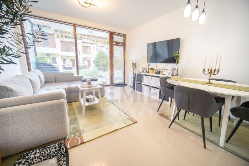 Продава КЪЩА, гр. Балчик, област Добрич, снимка 2 - Къщи - 53009223