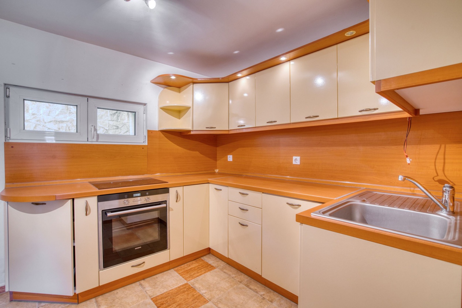 Продава КЪЩА, гр. София, в.з.Бункера, снимка 17 - Къщи - 53810730