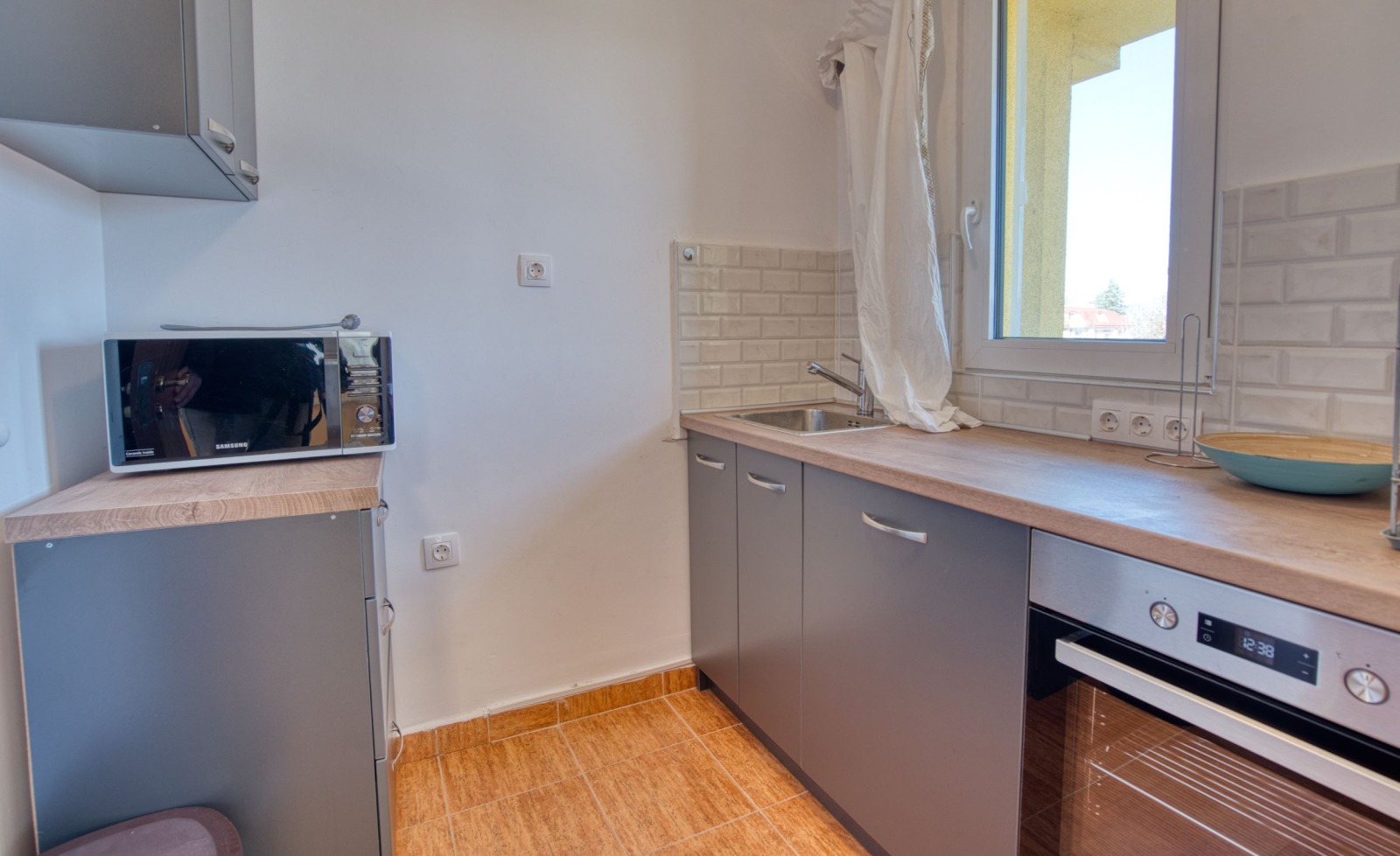 Продава КЪЩА, гр. София, в.з.Бункера, снимка 6 - Къщи - 53810730