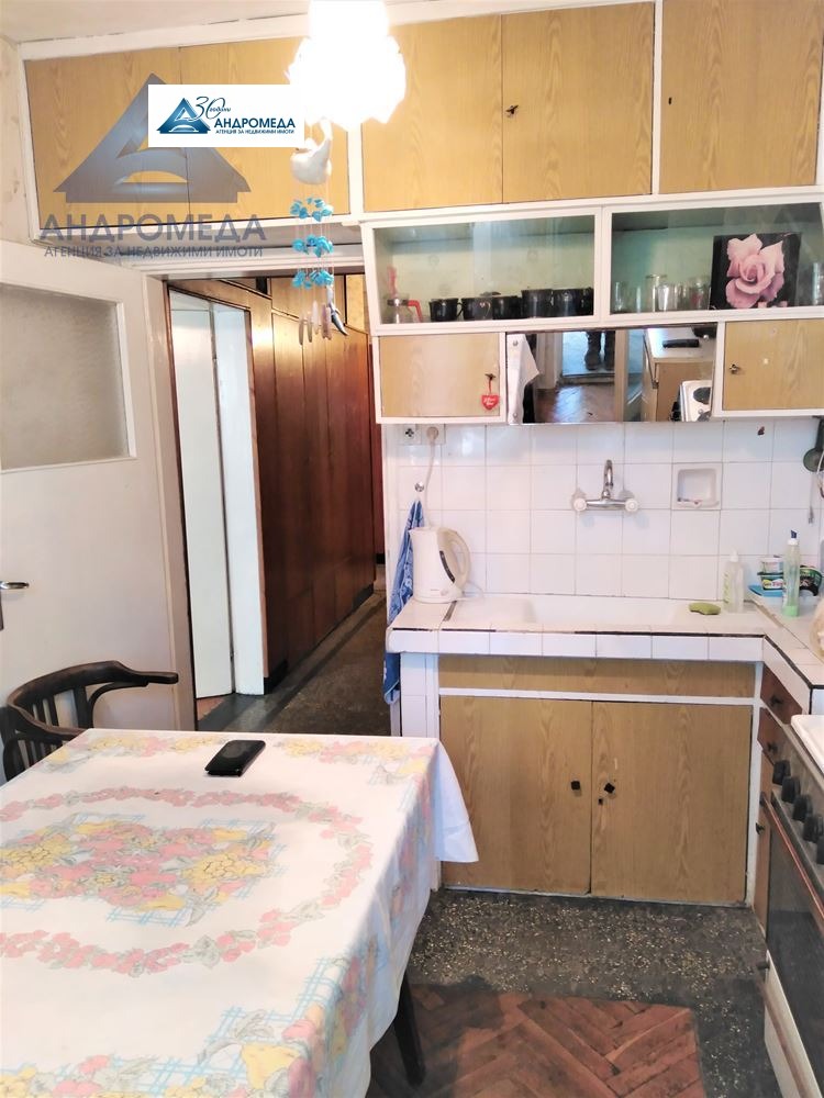 Продава  3-стаен град Плевен , Широк център , 93 кв.м | 18900988