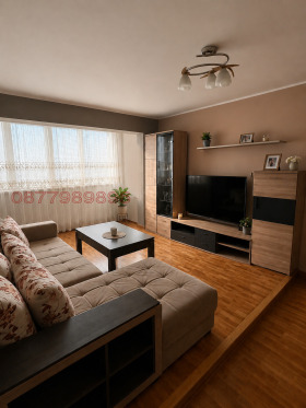Продава  4-стаен, град София
