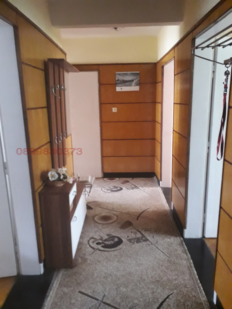 Продава 3-СТАЕН, гр. Плевен, Идеален център, снимка 2 - Апартаменти - 52784871