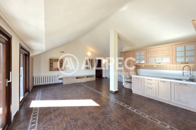 Продава КЪЩА, гр. София, Горна баня, снимка 15 - Къщи - 53172632