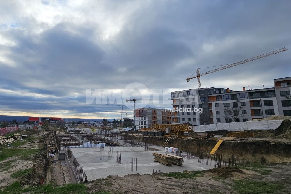 Продава ГАРАЖ, ПАРКОМЯСТО, гр. Варна, Владислав Варненчик 1, снимка 3 - Гаражи и паркоместа - 54262992