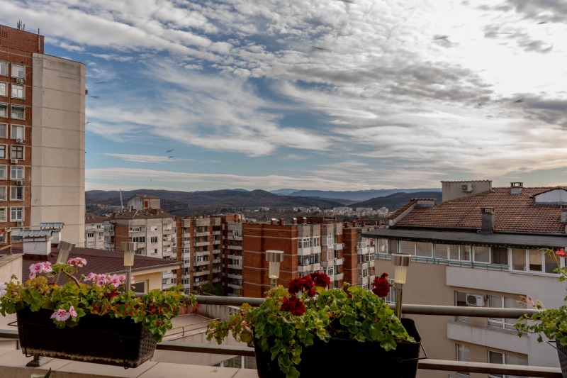 Продава 3-СТАЕН, гр. Велико Търново, Колю Фичето, снимка 12 - Апартаменти - 52557032