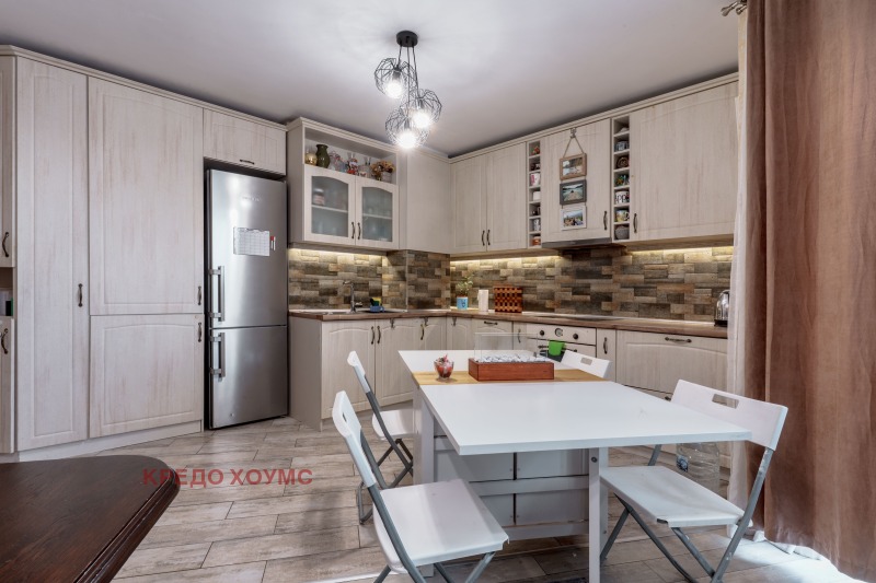 Продава 3-СТАЕН, гр. Велико Търново, Колю Фичето, снимка 8 - Апартаменти - 52557032