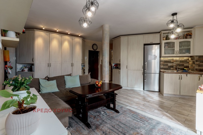 Продава 3-СТАЕН, гр. Велико Търново, Колю Фичето, снимка 2 - Апартаменти - 52557032