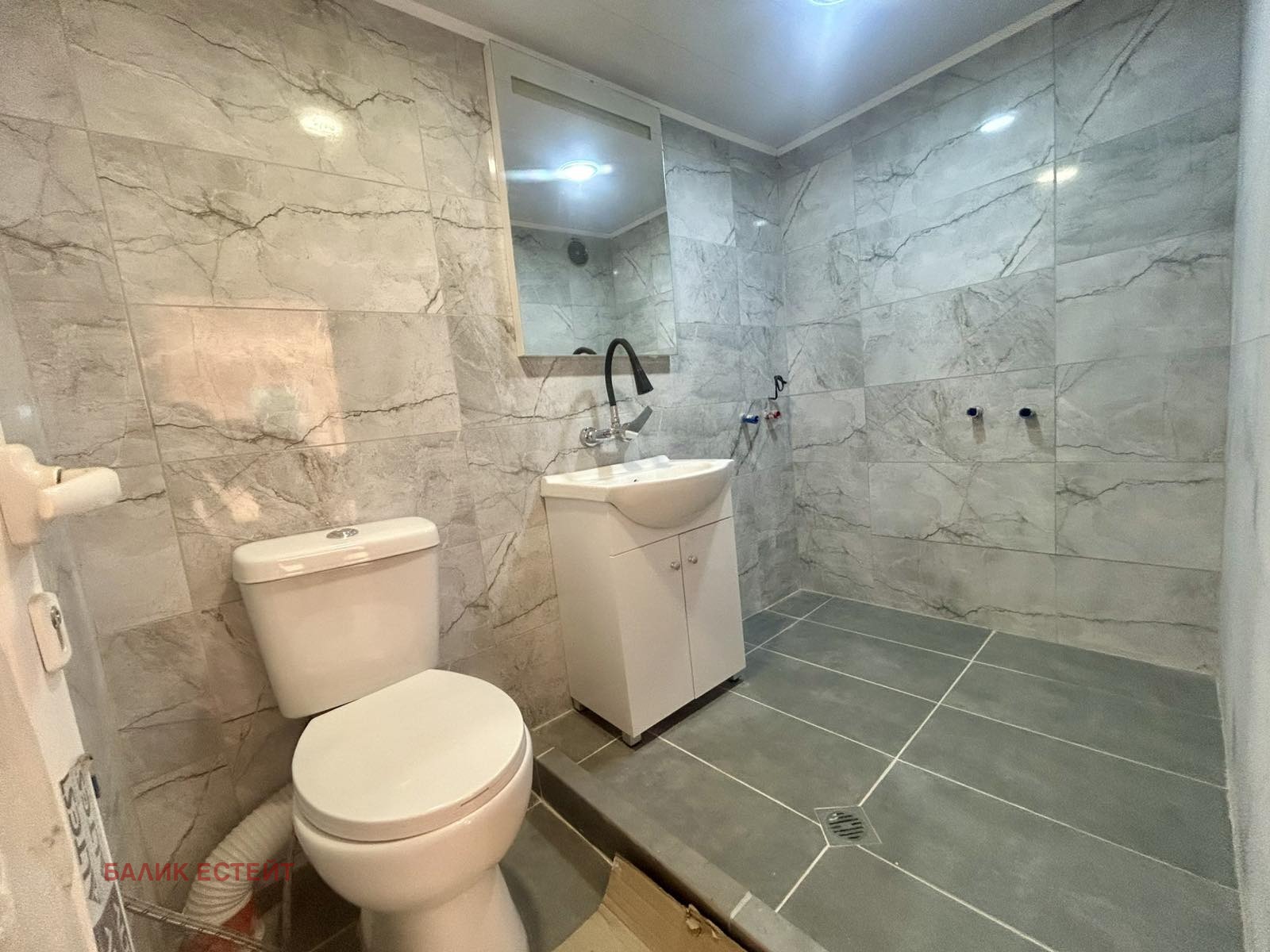 Продава КЪЩА, с. Дъбовик, област Добрич, снимка 7 - Къщи - 55797992