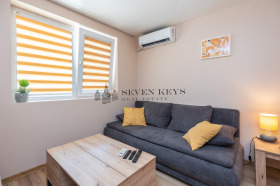 Studio Kolhozen pazar, Varna 7