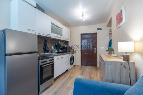Studio Kolhozen pazar, Varna 3