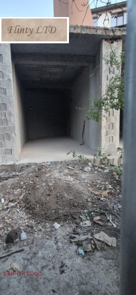 Garage Bouzloudja, Veliko Tarnovo