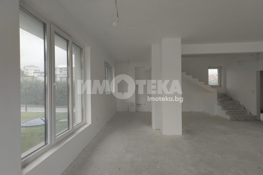 Продава КЪЩА, гр. Варна, м-т Долна Трака, снимка 12 - Къщи - 54993653