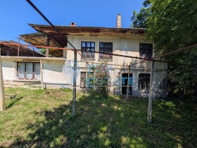КЪЩА, 80 m2