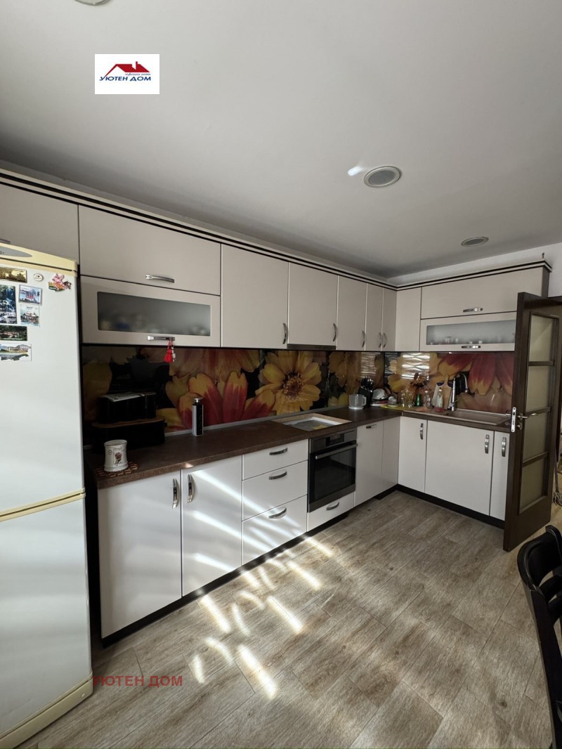 Продава 2-СТАЕН, гр. Шумен, Център, снимка 2 - Апартаменти - 53074634