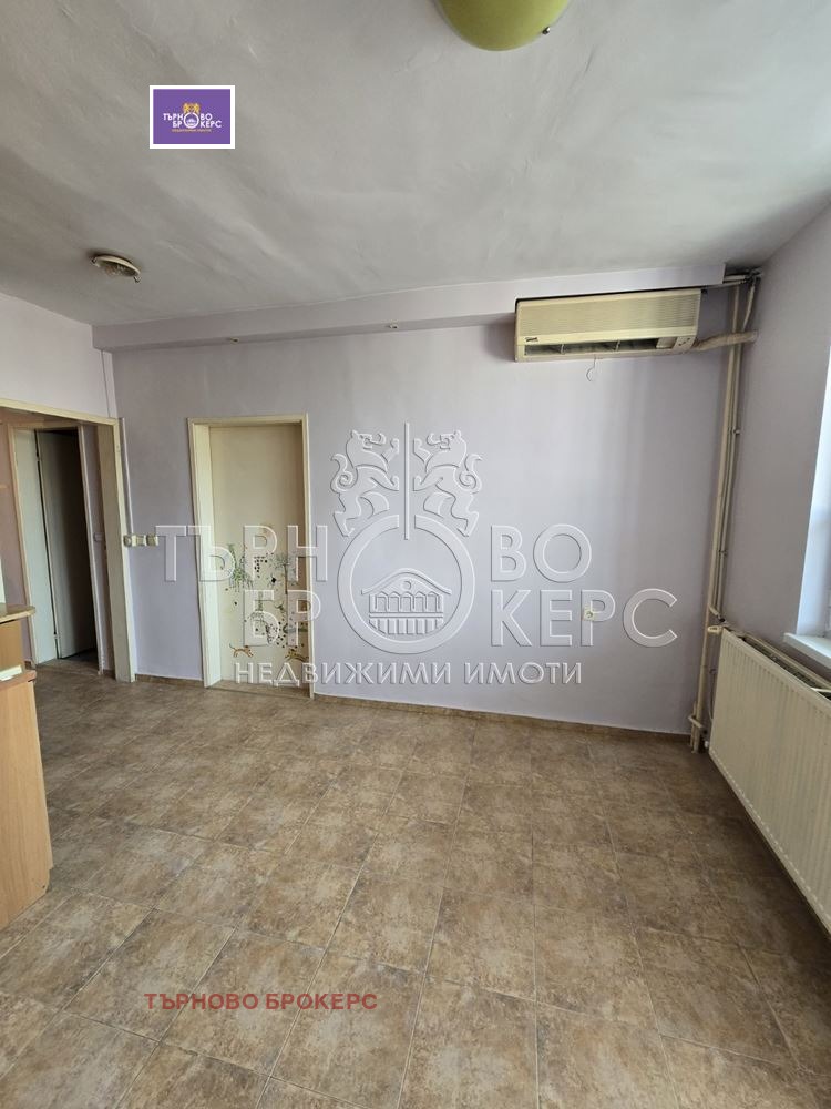 Продава 3-СТАЕН, гр. Велико Търново, Колю Фичето, снимка 3 - Апартаменти - 54925497