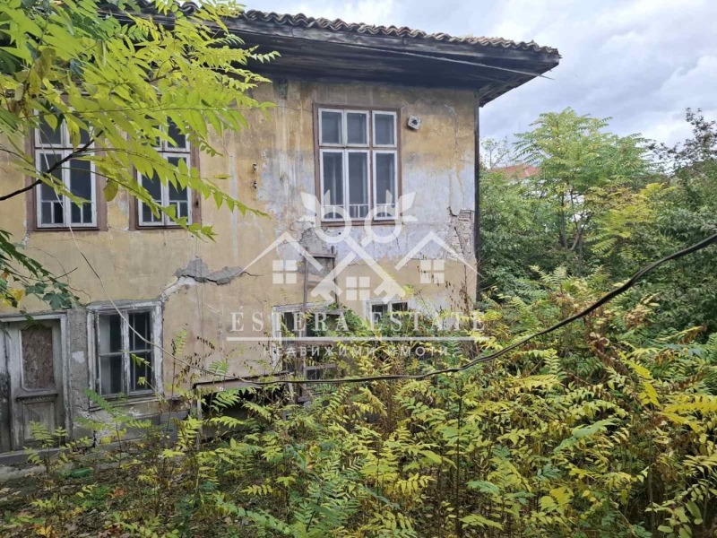 Продава КЪЩА, гр. Шумен, Център, снимка 2 - Къщи - 52118189