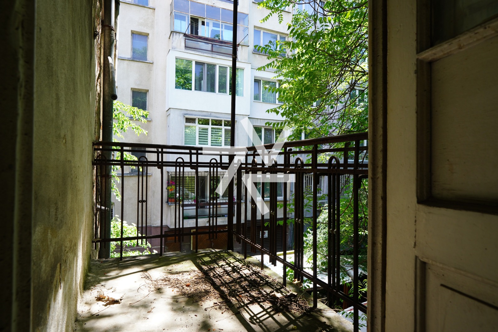 Продава МНОГОСТАЕН, гр. София, Център, снимка 14 - Апартаменти - 54766417