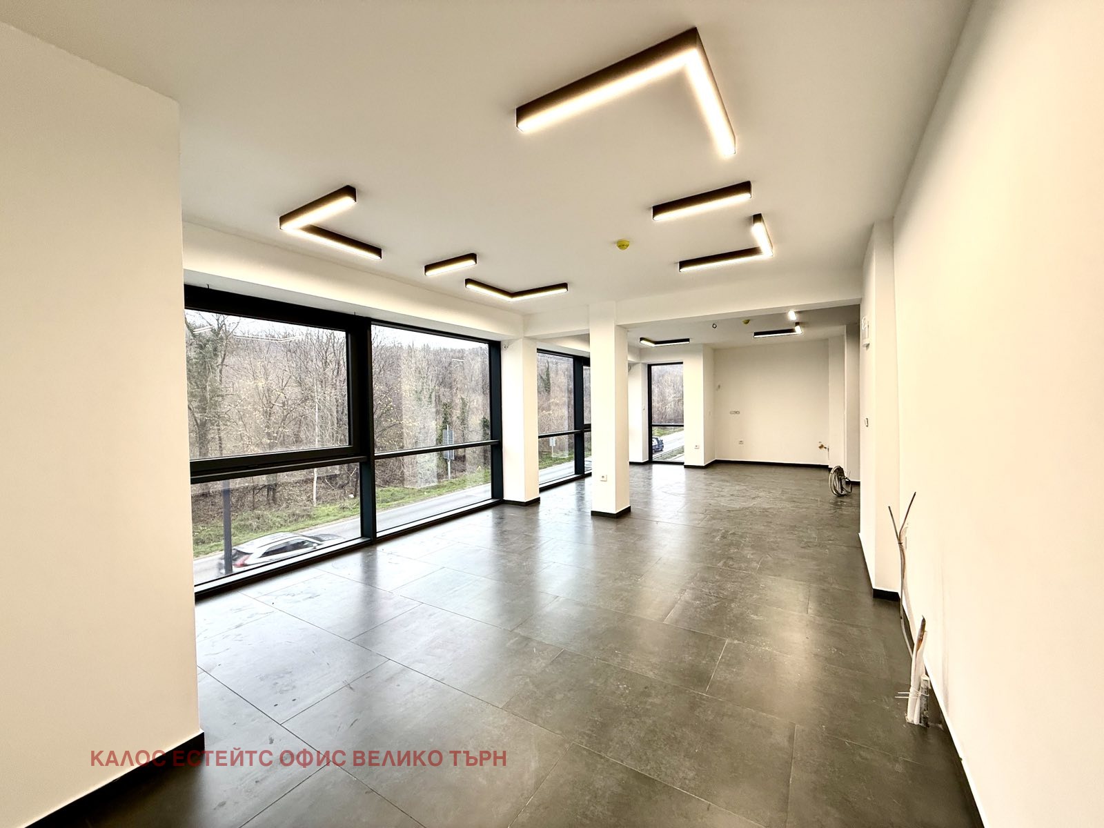 Продава ОФИС, гр. Велико Търново, Център, снимка 2 - Офиси - 53673912