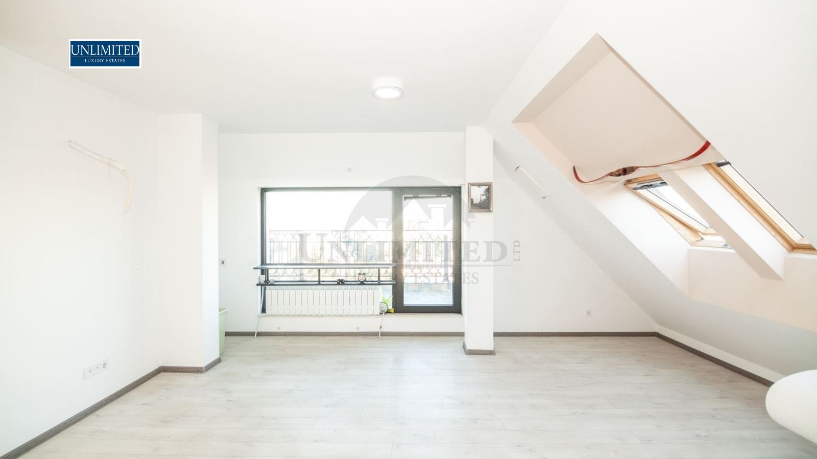 Продава 2-СТАЕН, гр. София, Изток, снимка 2 - Апартаменти - 53944350