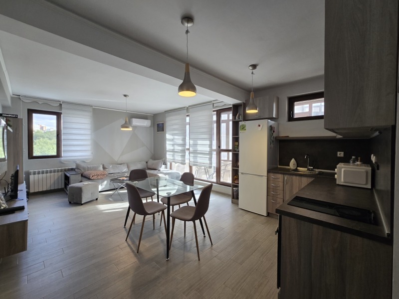 Продава 2-СТАЕН в град Плевен, Широк център - 70 кв.м / 139 000 € » 271 860.37 лв., КОРЕКТ