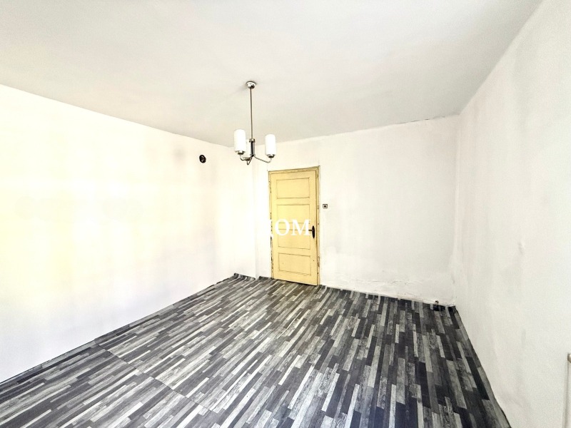 Продава ЕТАЖ ОТ КЪЩА в град Шумен, Център - 60 кв.м / 86 400 € » 168 983.71 лв., ДОМ