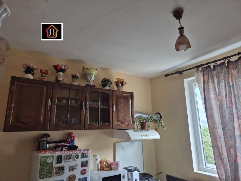 Продава 1-СТАЕН, гр. Враца, Металург, снимка 2 - Апартаменти - 54277422