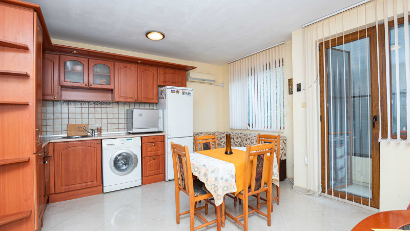 Продава 2-СТАЕН, гр. Бургас, Изгрев, снимка 4 - Апартаменти - 52403732