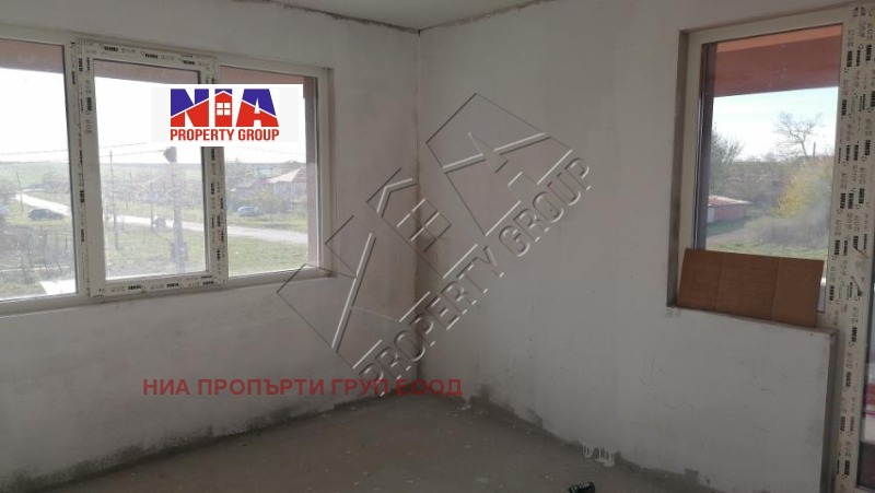 Продава КЪЩА, гр. Бургас, с. Извор, снимка 11 - Къщи - 49205182