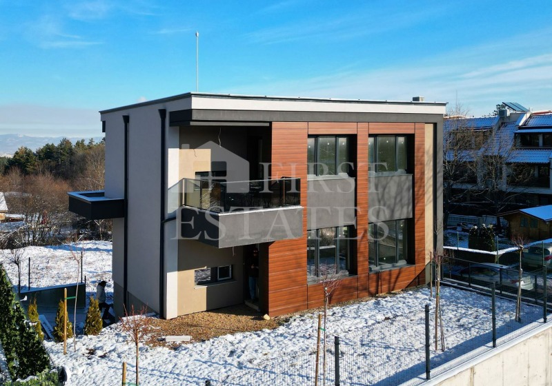 En venta  Casa Sofia , Pancharevo , 209 metros cuadrados | 86866158