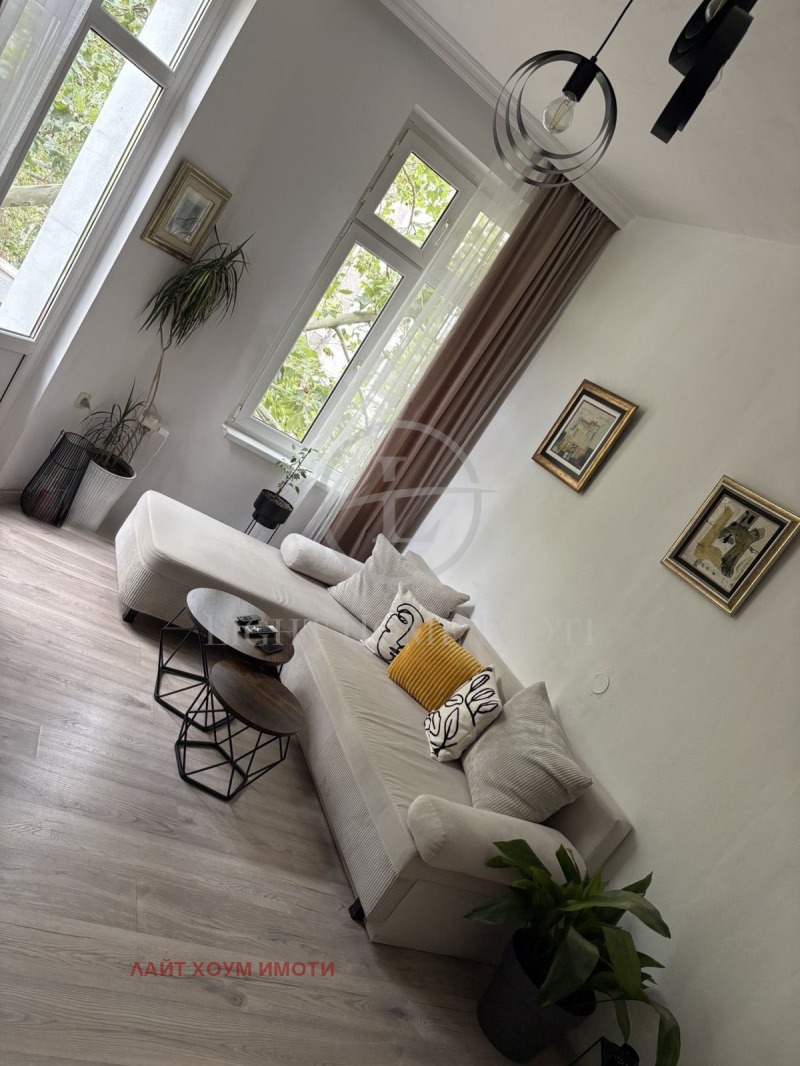 Zu verkaufen  Hausboden Plowdiw , Zentar , 140 qm | 98473577