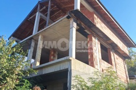 Hus m-t Pchelina, Varna